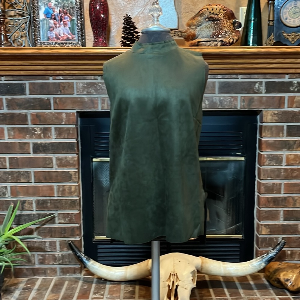 NWT Vince Camuto Dark Olive Faux Suede Shirt Sleeveless Shirt